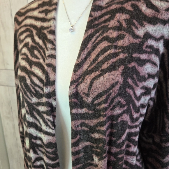 Chic Zebra Pattern Long Cardigan - Picture 2 of 5